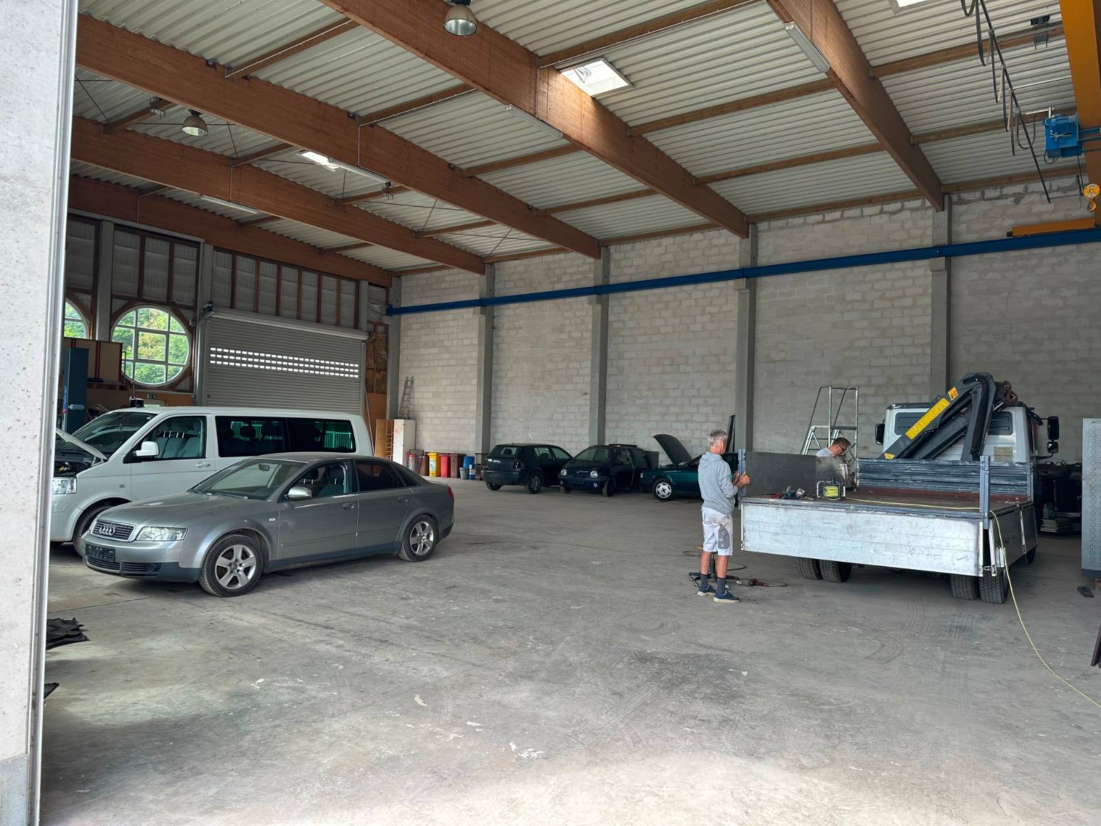 Moderne KFZ-Werkstatt von AKB KFZ-Service